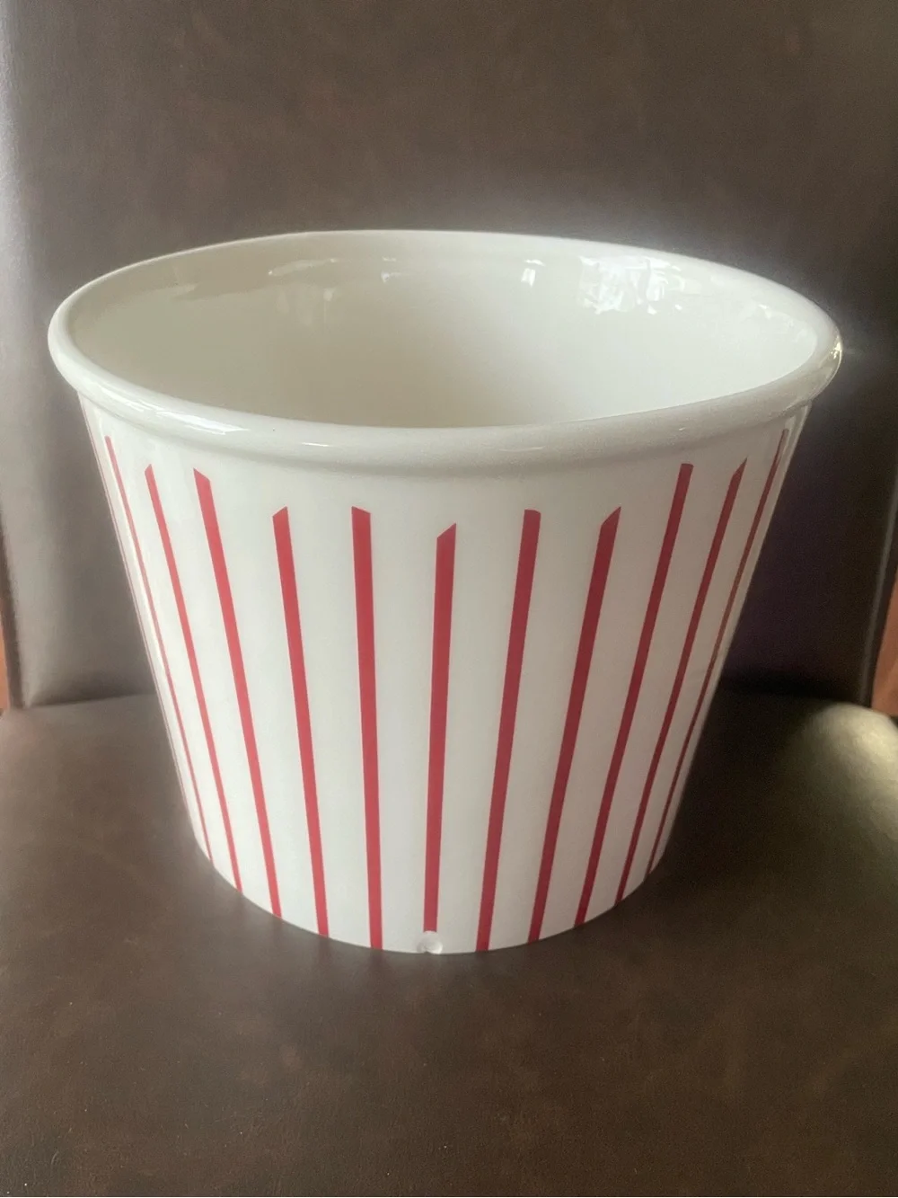 Williams Sonoma: Popcorn bucket